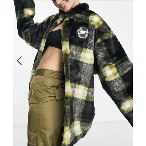 Nike Sportswear Oversized Plaid Faux Fur Jacket Coat Womens Sz XL NEW DD4541-010 - Picture 3 of 15